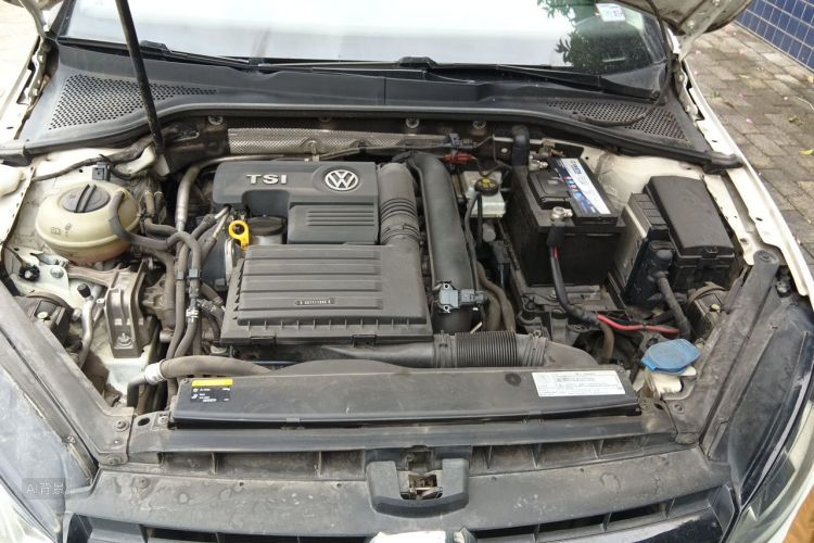 Volkswagen Golf 2017 car image #22