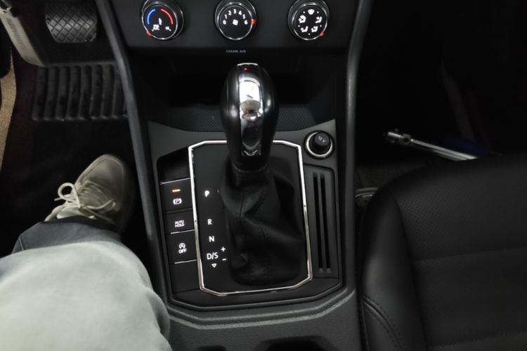Volkswagen Lavida 2019 #14 Volkswagen Lavida 2019 car image #14