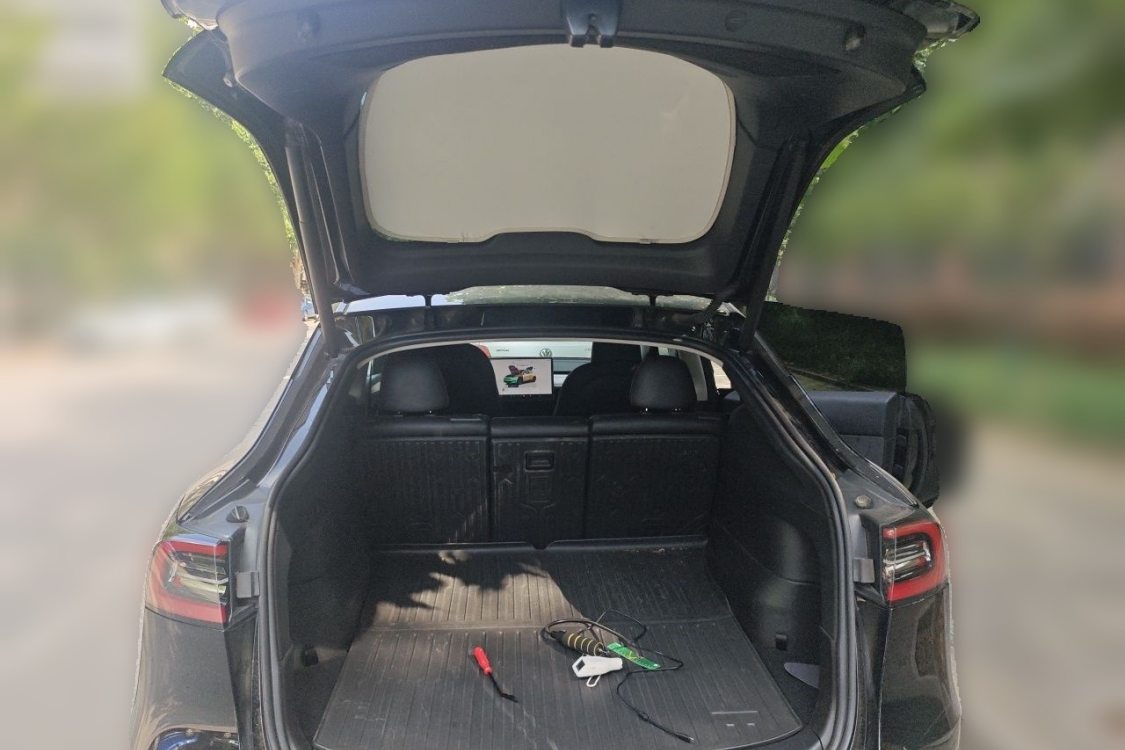 Tesla Model Y 2024 #8 Tesla Model Y 2024 صورة سيارة #8
