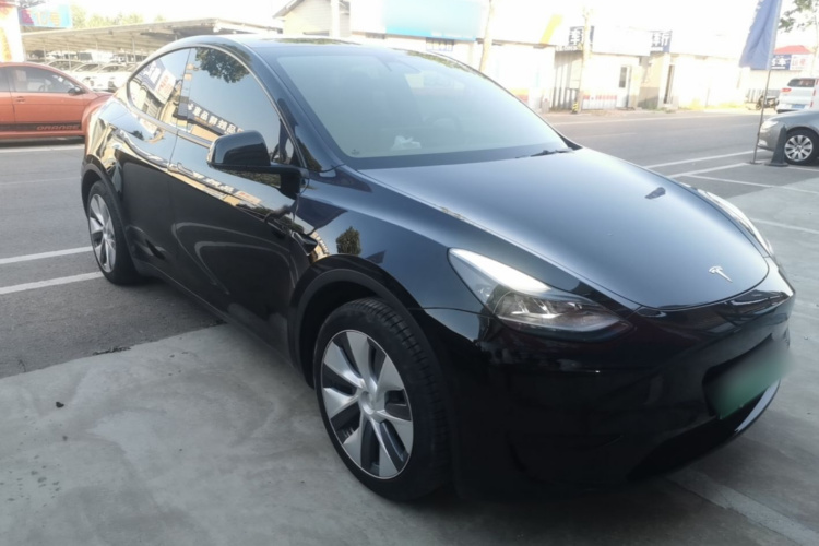 Tesla Model Y 2023 car image #4
