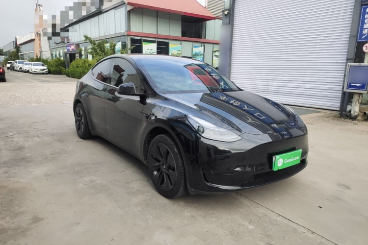 Tesla Model Y 2023 car image #4