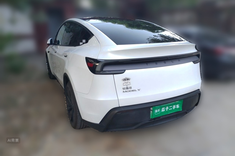Tesla Model Y 2025 #5 Tesla Model Y 2025 car image #5