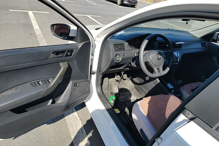 Volkswagen Santana 2017 car image #12