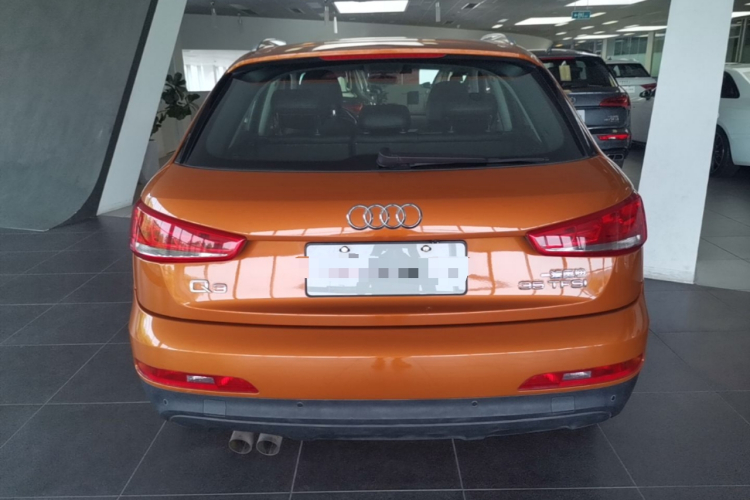 Audi Q3 2016 car image #6