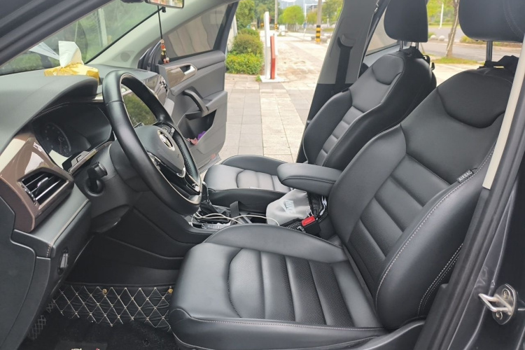 Volkswagen Tharu 2021 car image #19