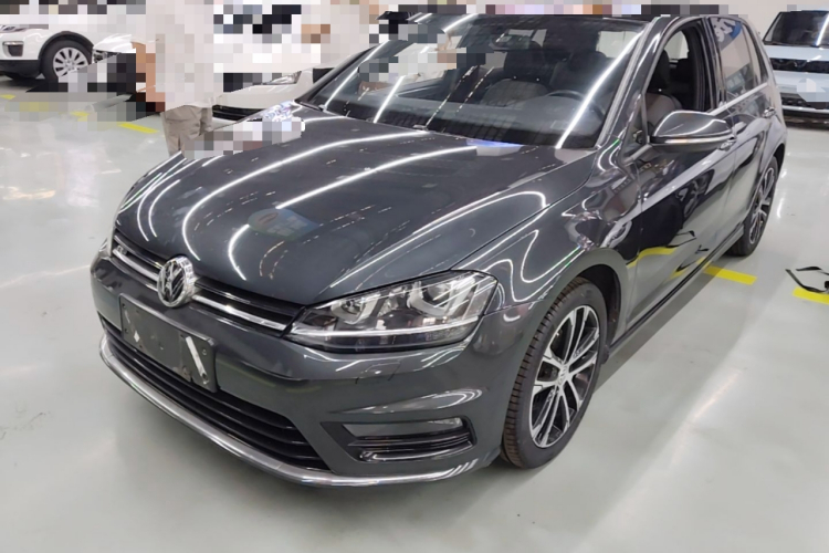 Volkswagen Golf 2017 car image #2