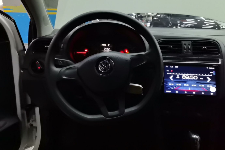 Volkswagen Polo 2018 immagine di auto #11