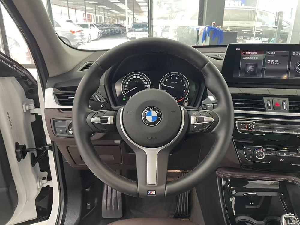 BMW X1 2022 car image #13