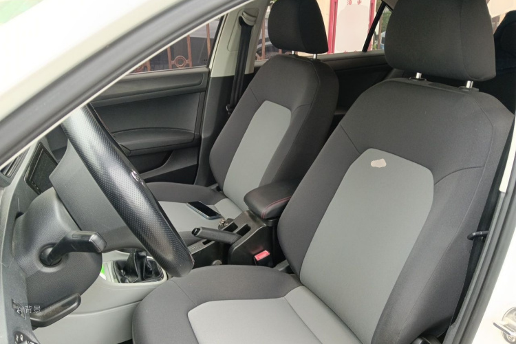 Skoda Rapid 2016 #17 Skoda Rapid 2016 immagine di auto #17