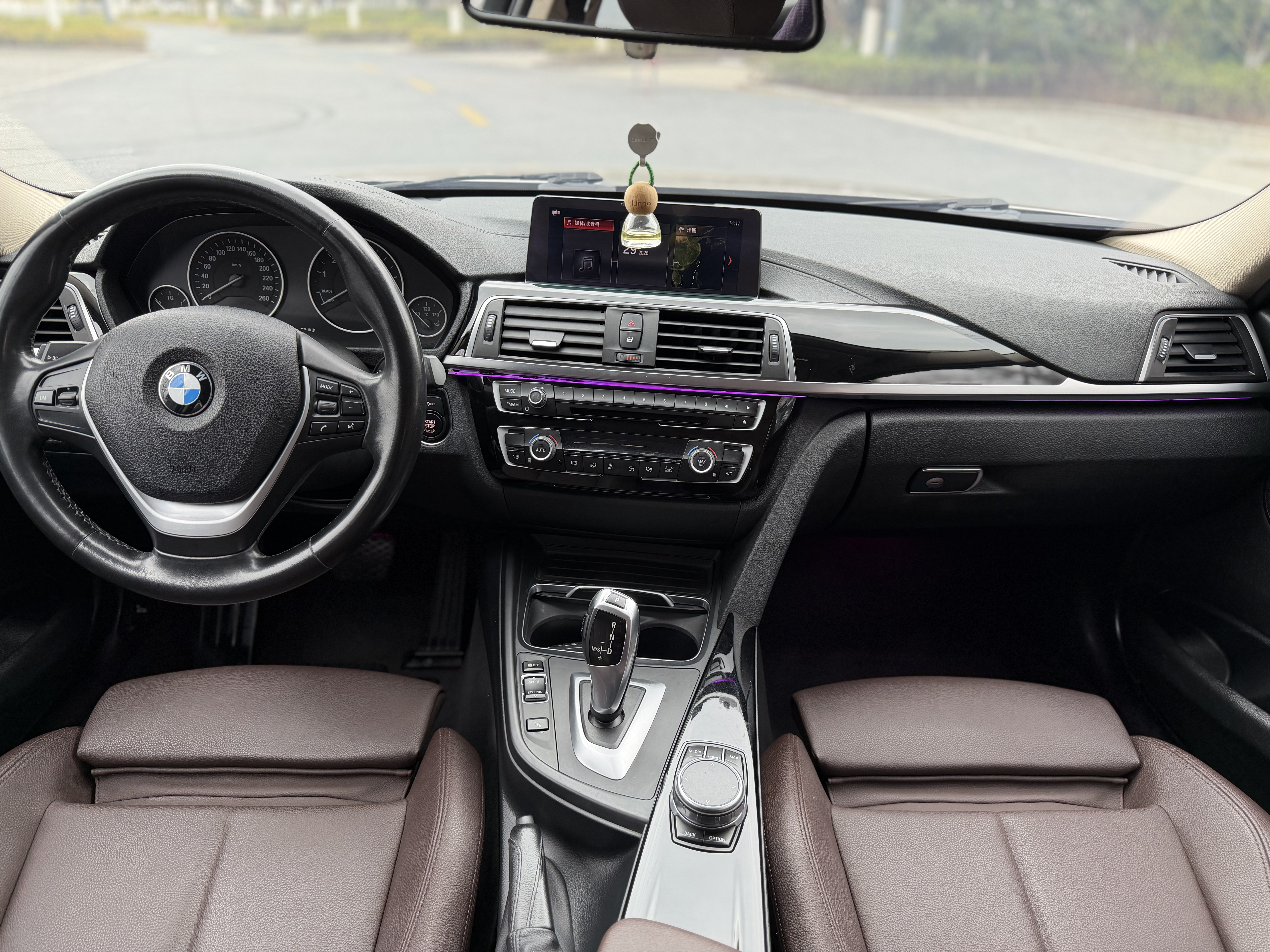 BMW 3 Series 2019 car image #8