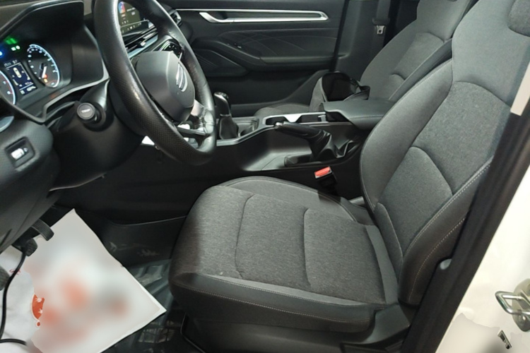 GEELY Emgrand 2025 car image #15