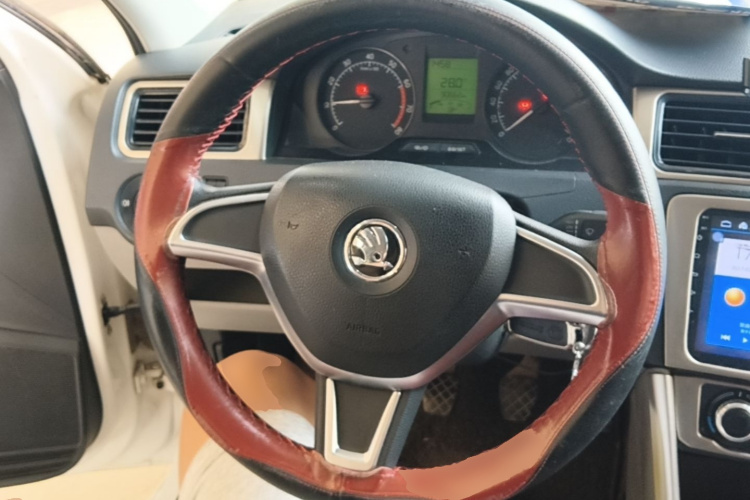 Skoda Rapid 2017 #11 Skoda Rapid 2017 car image #11