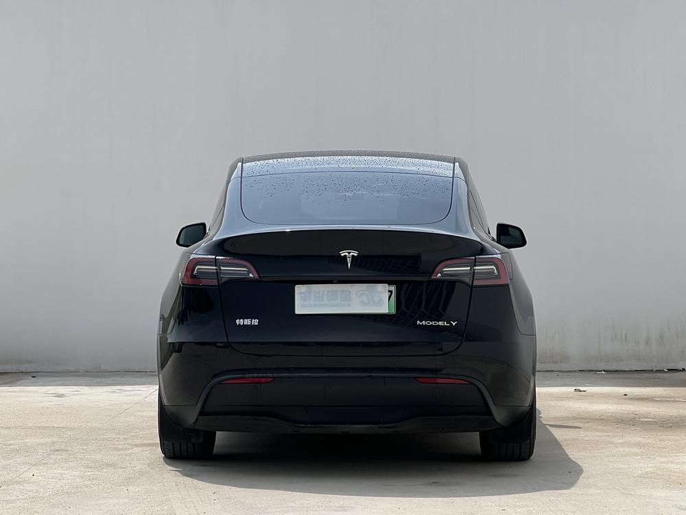 Tesla Model Y 2023 car image #5