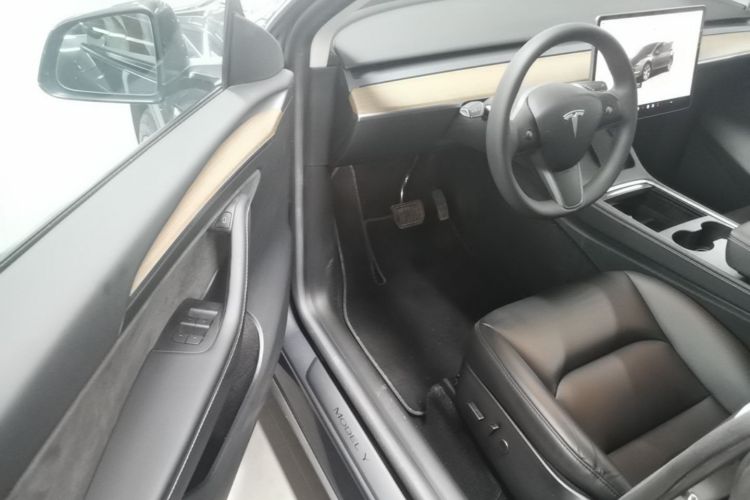Tesla Model Y 2022 #16 Tesla Model Y 2022 car image #16
