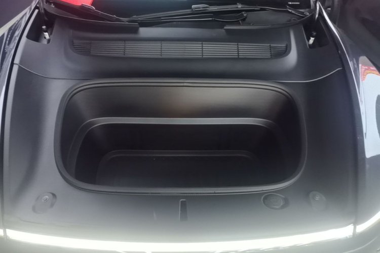 Tesla Model Y 2025 car image #20