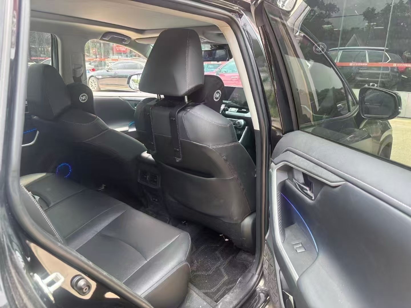 Toyota RAV4 2024 صورة سيارة #3