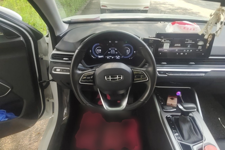 GEELY Emgrand 2022 car image #11