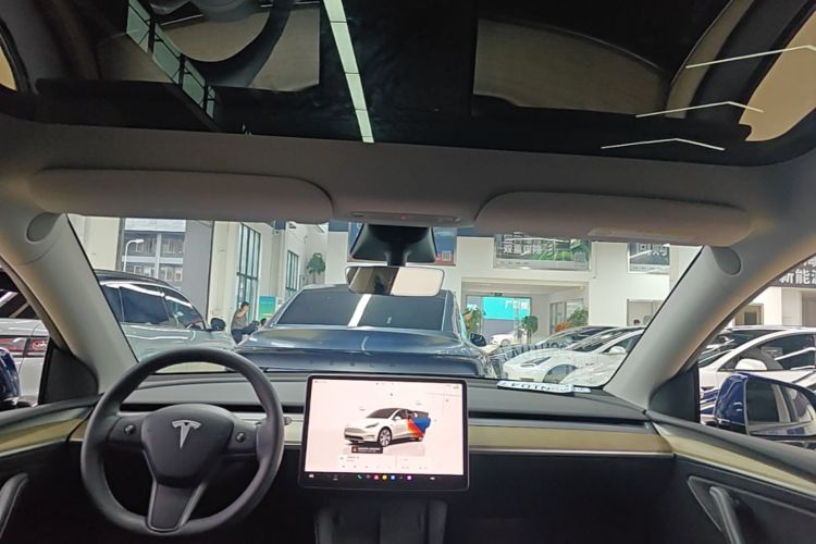 Tesla Model Y 2023 #18 Tesla Model Y 2023 car image #18