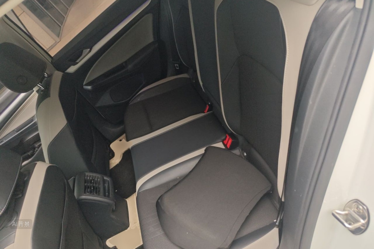 Volkswagen Golf 2021 car image #19