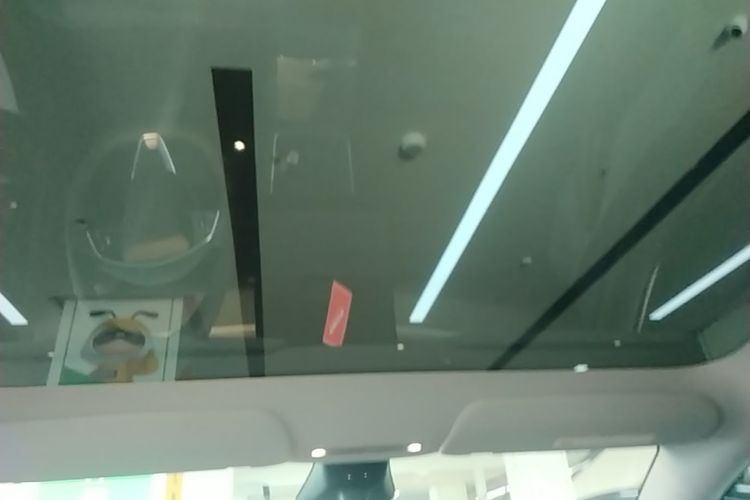 Tesla Model Y 2025 car image #18