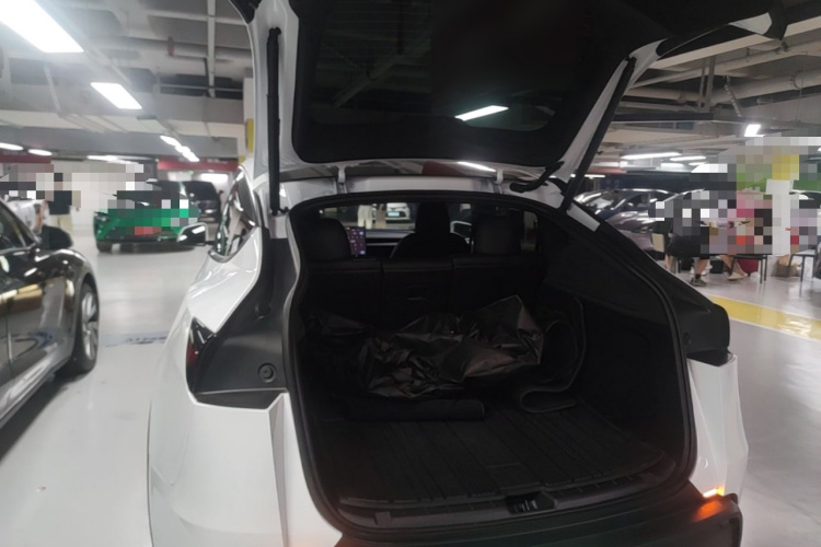 Tesla Model Y 2026 car image #21