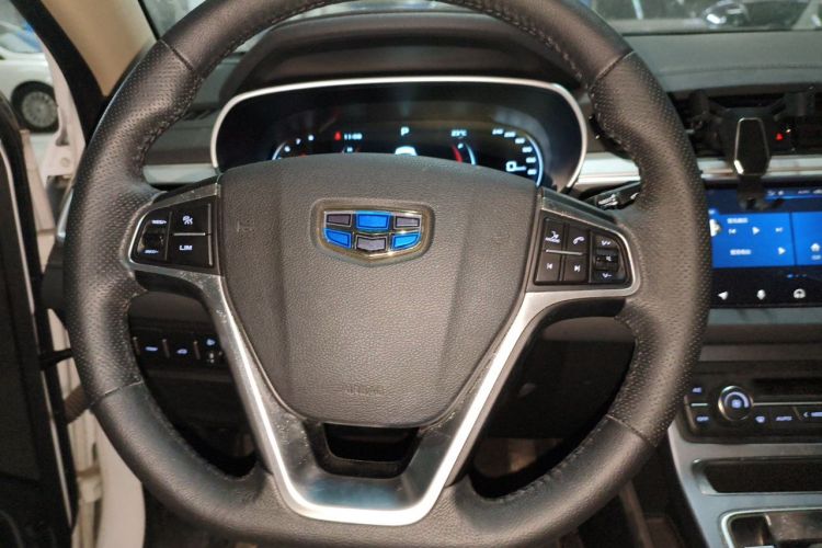 GEELY Emgrand 2018 car image #11