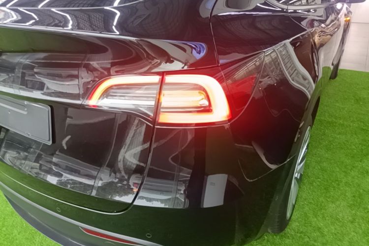 Tesla Model Y 2023 #8 Tesla Model Y 2023 car image #8