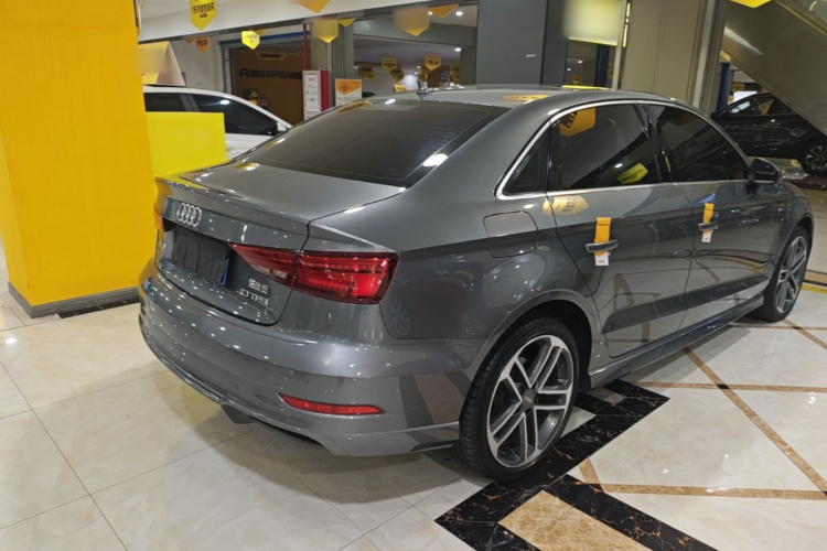 Audi A3 2018 car image #5