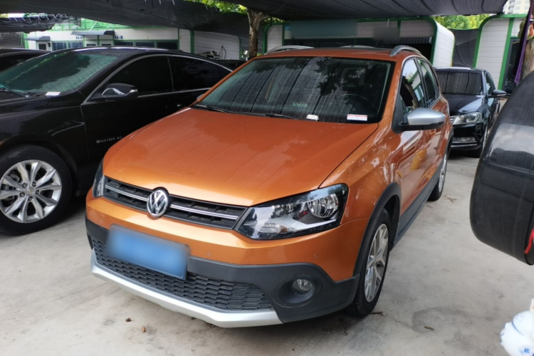Volkswagen Polo 2016 car image #2