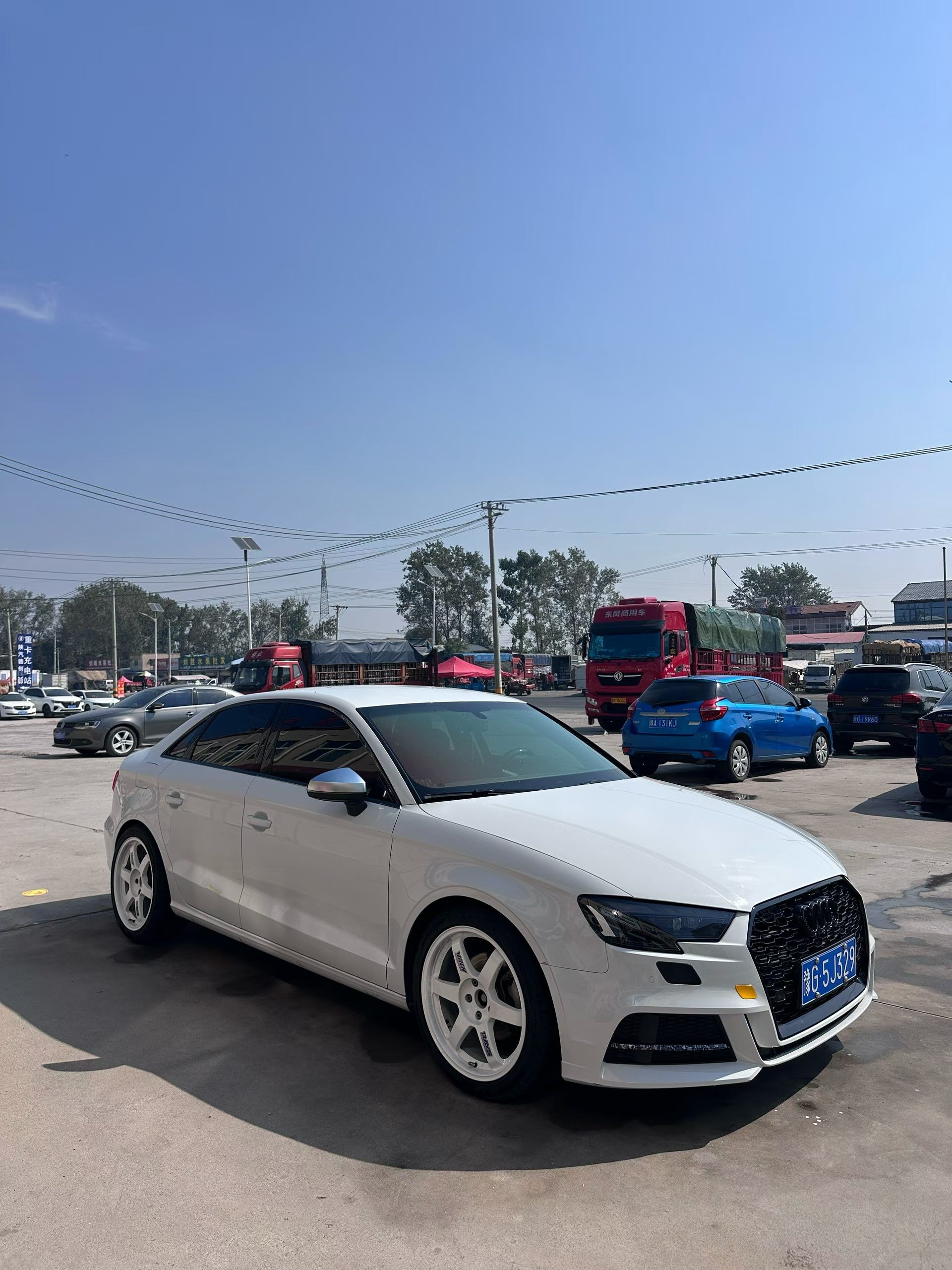 2019 car image #5