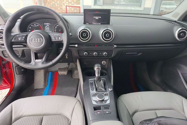 Audi A3 2019 immagine di auto #10