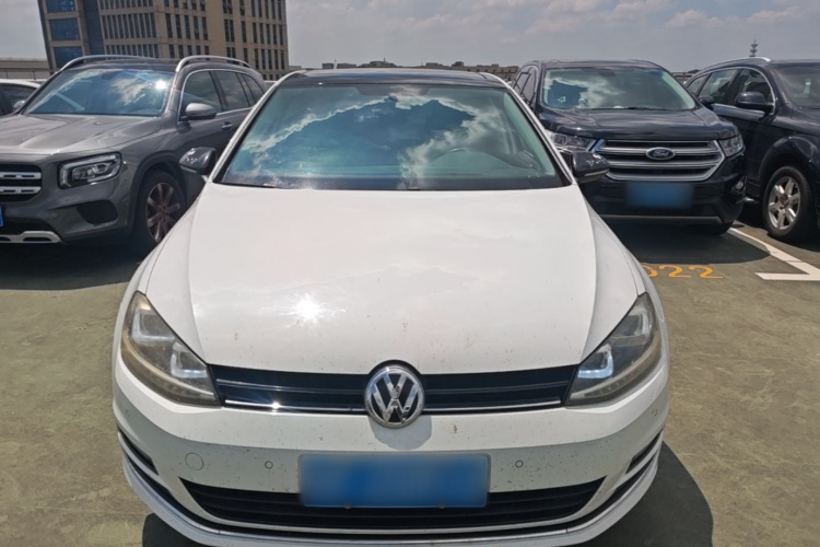 Volkswagen Golf 2017 car image #3