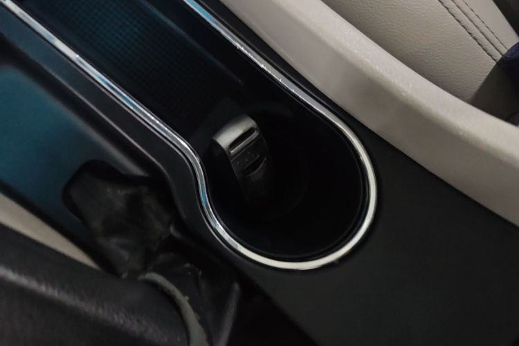 GEELY Emgrand 2016 #14 GEELY Emgrand 2016 car image #14