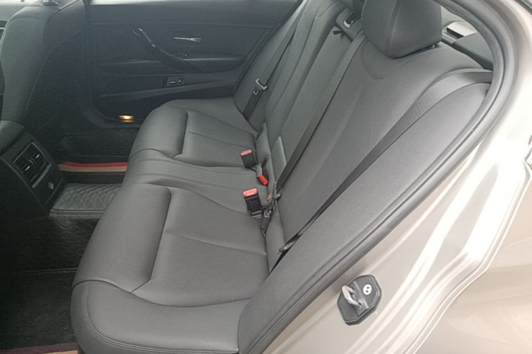 BMW 3 Series 2017 #17 BMW 3 Series 2017 car image #17
