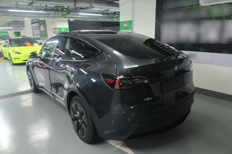 Tesla Model Y 2024 car image #5