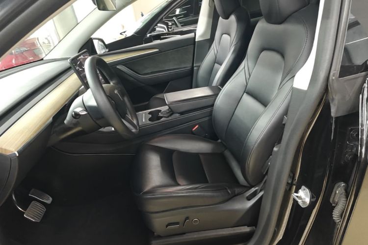 Tesla Model Y 2023 #15 Tesla Model Y 2023 car image #15