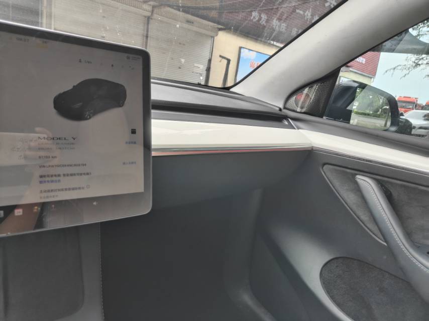 Tesla Model Y 2022 car image #5