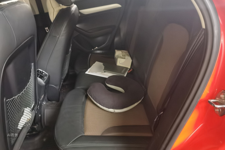 Audi Q3 2016 car image #19