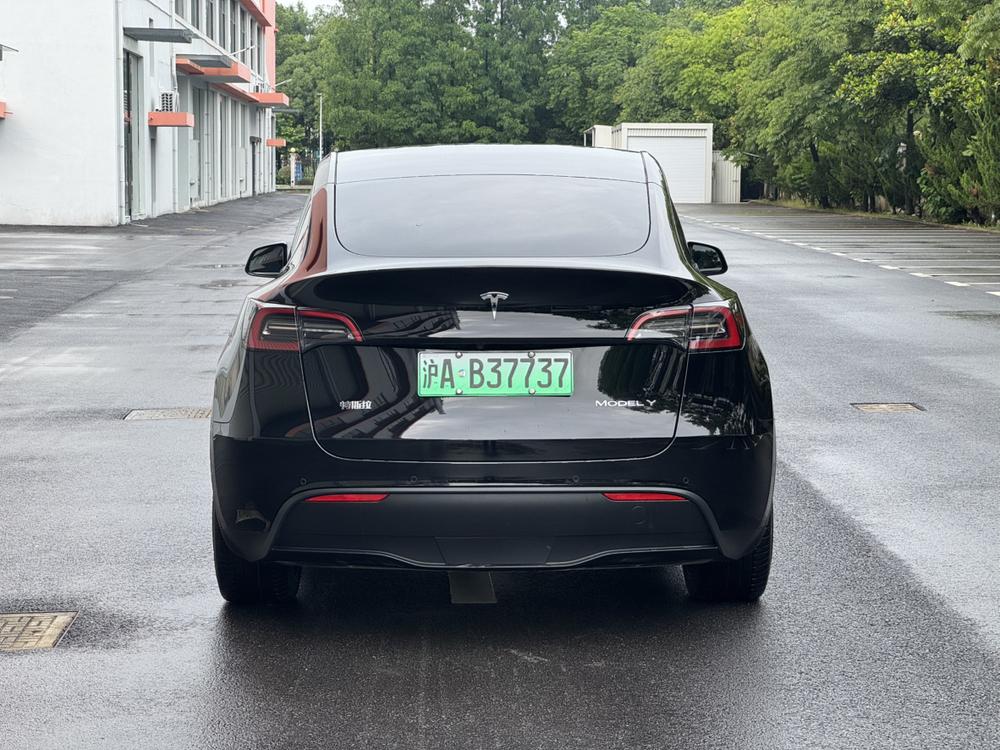 Tesla Model Y 2022 car image #5