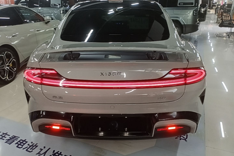 MI SU7 2025 car image #4
