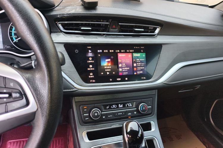 GEELY Emgrand 2021 car image #17