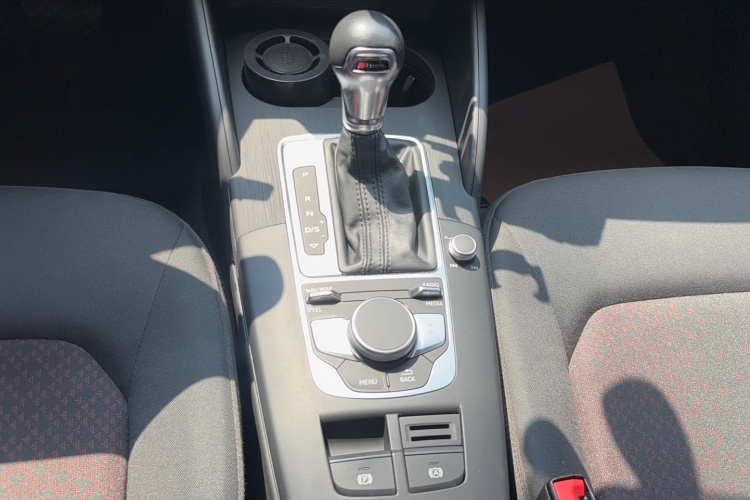 Audi A3 2019 car image #20