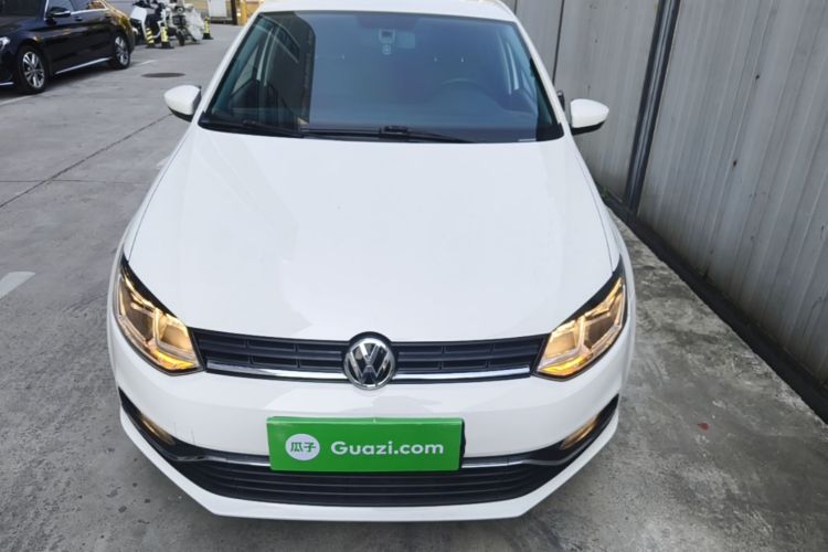 Volkswagen Polo 2019 car image #3