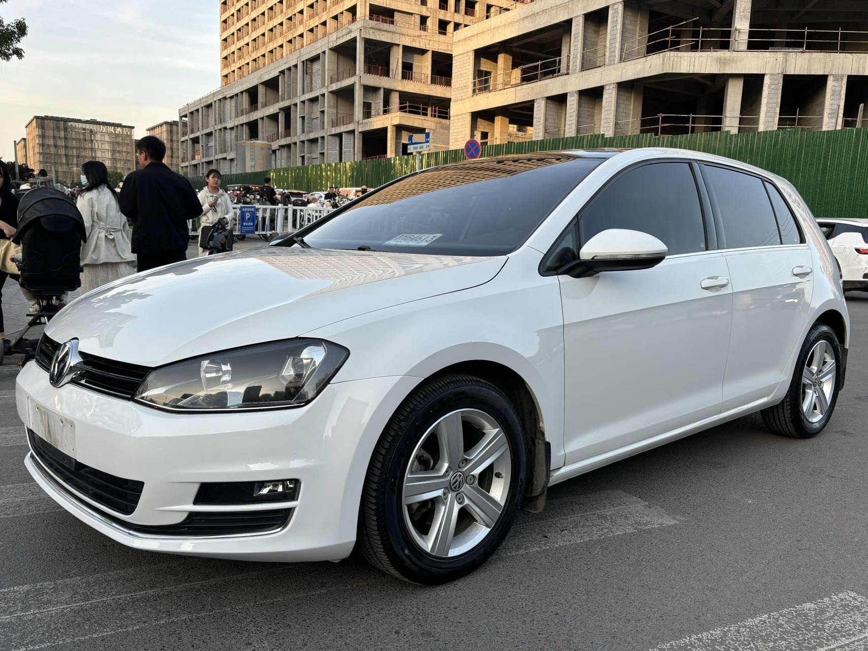 Volkswagen Golf 2014 Volkswagen Golf 2014 car image