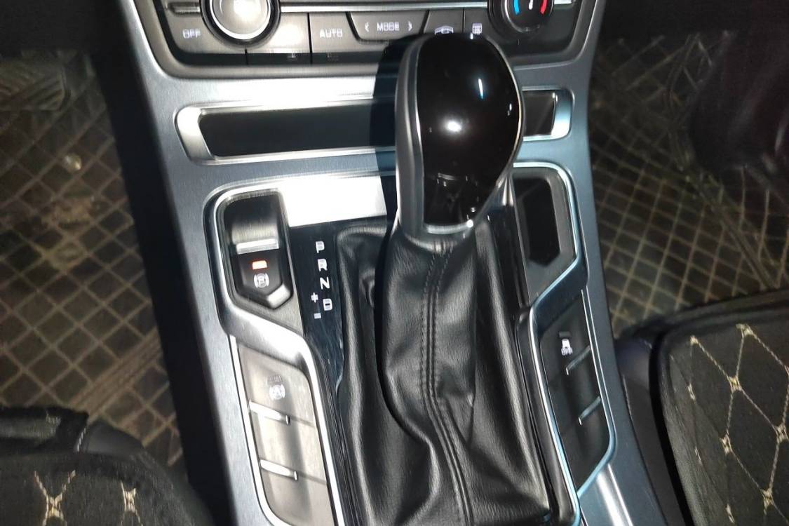 GEELY Emgrand 2018 #27 GEELY Emgrand 2018 car image #27