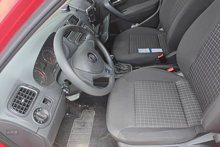 Volkswagen Polo 2014 car image #17
