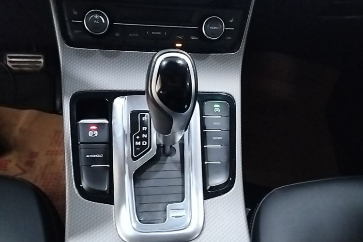 GEELY Emgrand GS 2016 #14 GEELY Emgrand GS 2016 car image #14