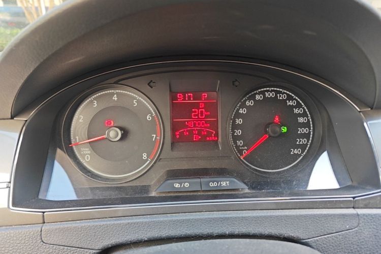 Volkswagen Santana 2016 car image #12