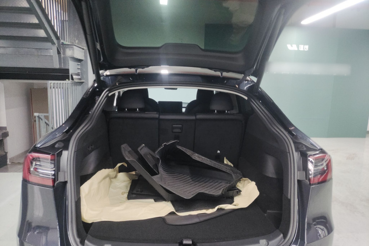 Tesla Model Y 2024 #21 Tesla Model Y 2024 car image #21