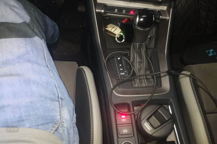 Audi Q3 2021 car image #16
